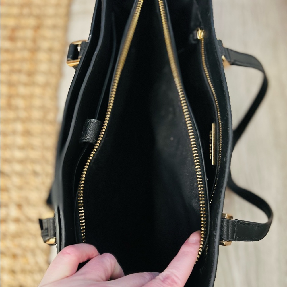 Tory Burch Robinson Leather Tote - Picture 7 of 12